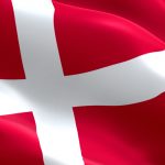 Det danske flag, dannebrog, der blafrer i vinden