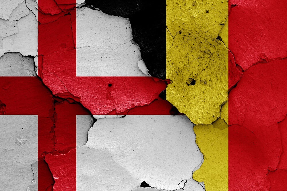 Engelsk og belgisk flag VM 2018